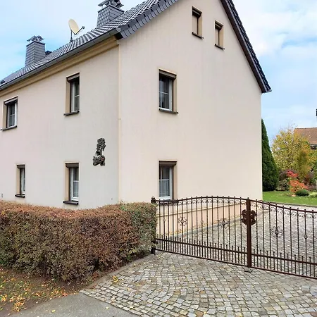 Apartment In Zescha Mit Terrasse Und Garten Neschwitz
